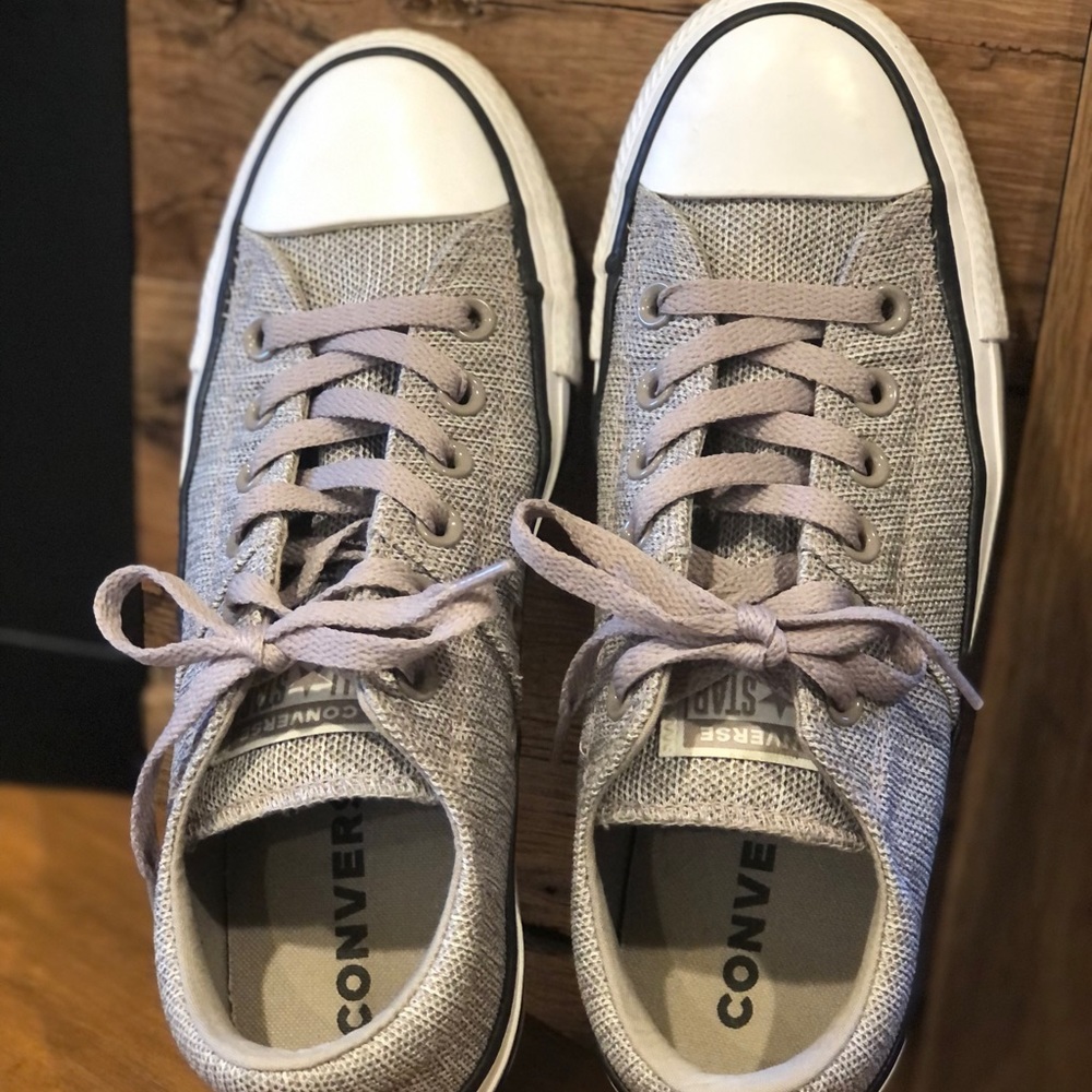 Converse All Star Women’s Low Top Sz 8 Taupe